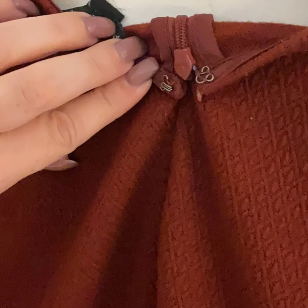 Sale! Ann Taylor Petite Textured Sleeveless Top, Size SP, Marron/Brown - Picture 4 of 8